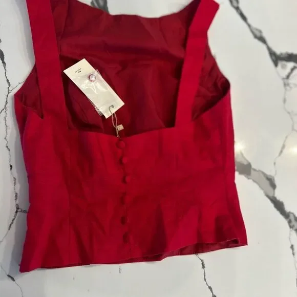 Red Sleeveless Women's Top NWT - Picture 3 of 5